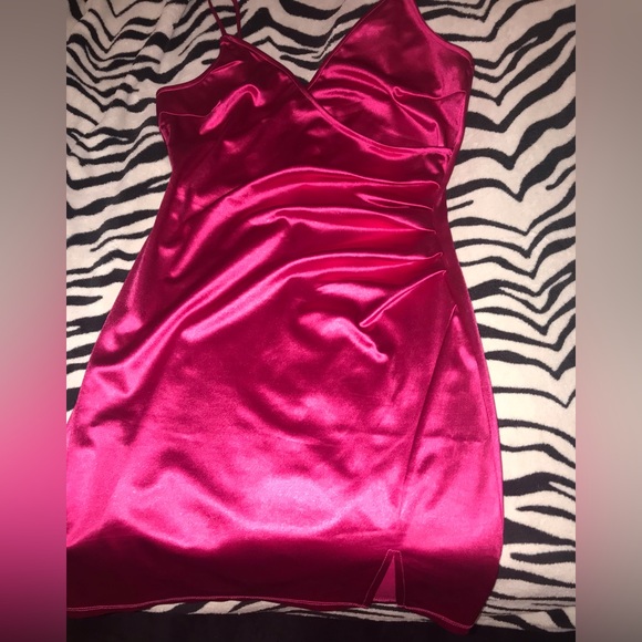 V-Neck Hot Pink Bodycon Dress - Picture 3 of 5
